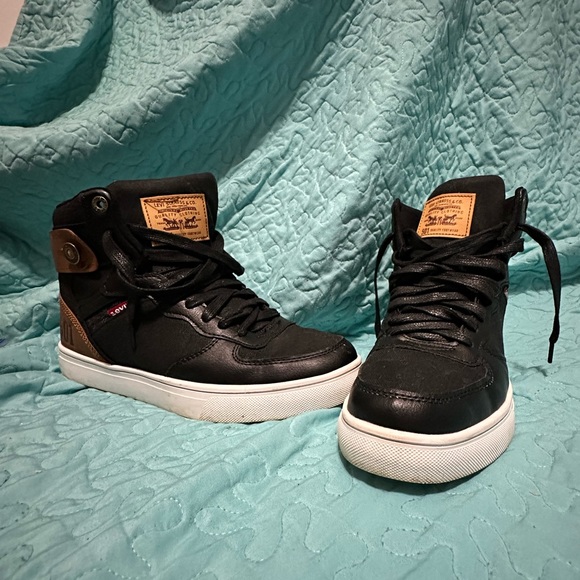 Levi’s shoes